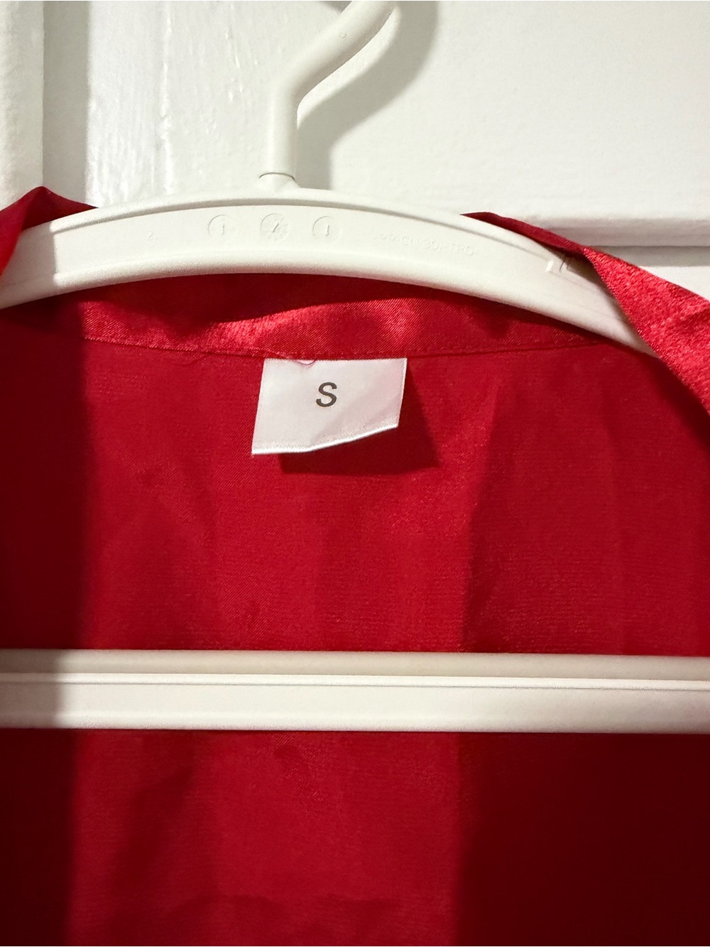 Source Unknown Red Satin Kimono Robe - Picture 3 of 6